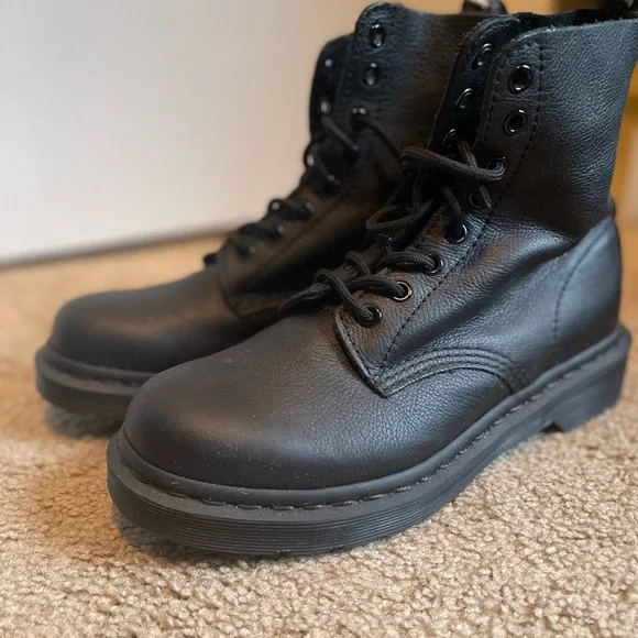 Dr. Martens Black Pascal Mono Boots women size 7 - Picture 2 of 10